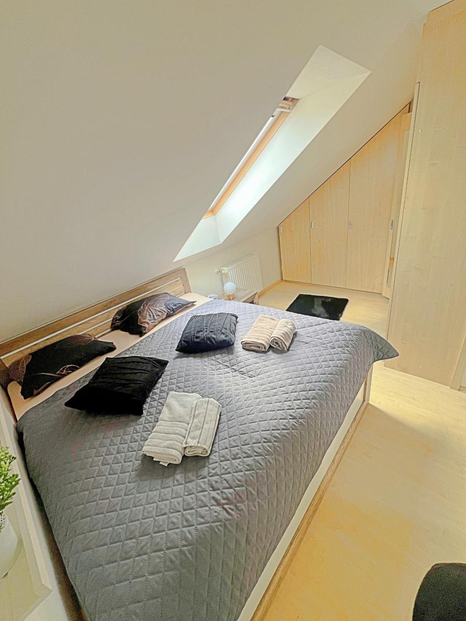 Mezonetovy Apartman V Centru Praga Esterno foto
