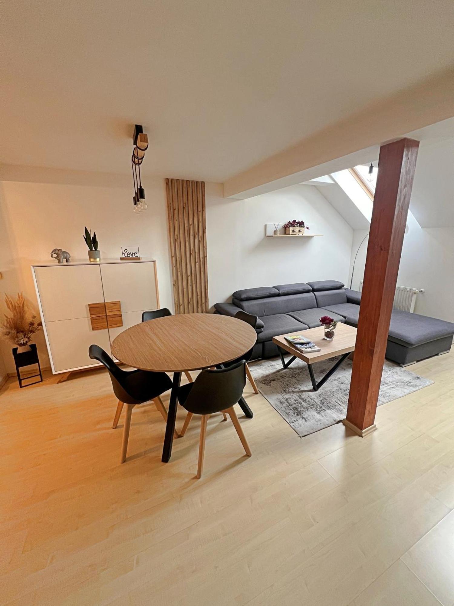 Mezonetovy Apartman V Centru Praga Esterno foto